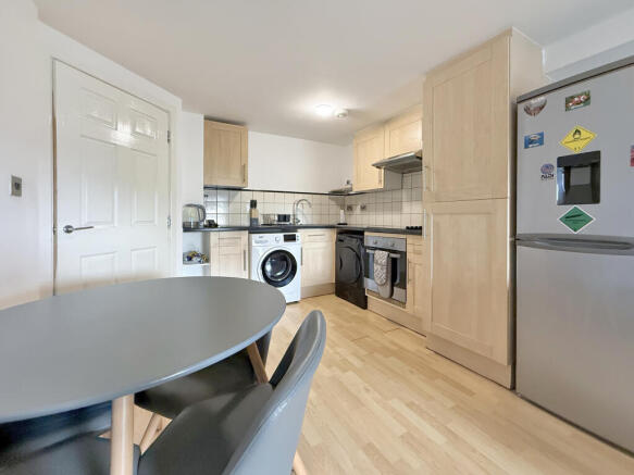 2 bed Apartment for sale Image 5