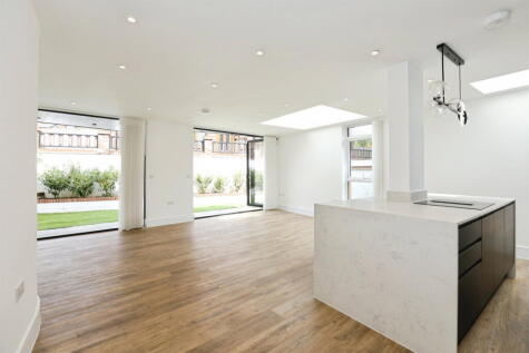 East Grinstead, West Sussex, RH19 3AF