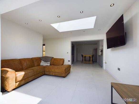3 bed Semi-Detached for sale Image 8