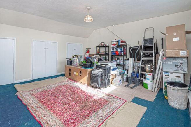 LOFT ROOM 