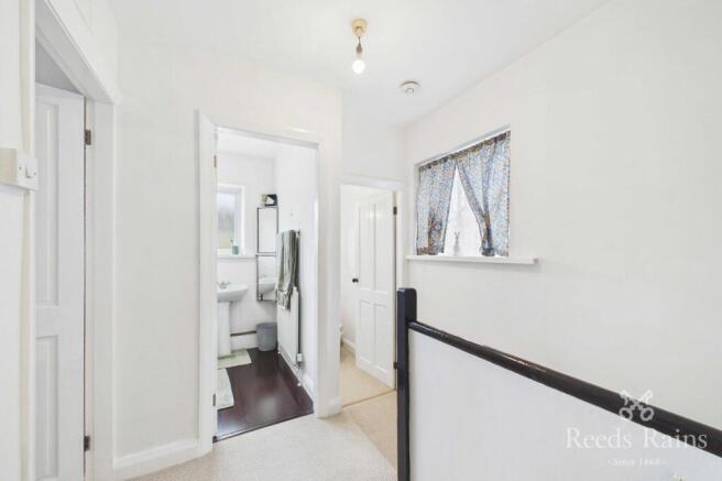 3 bed Semi-Detached for sale Image 12