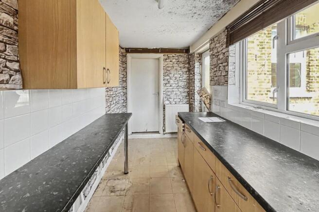 1B Arnold Road, Tooting, London, SW17 9HU