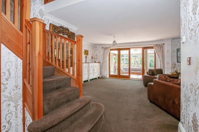 5 bed Detached for sale Image 5