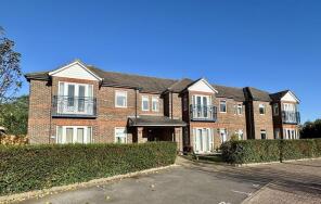 Flat 8, 58, St Leonards Avenue, Hayling Island PO11 9BZ