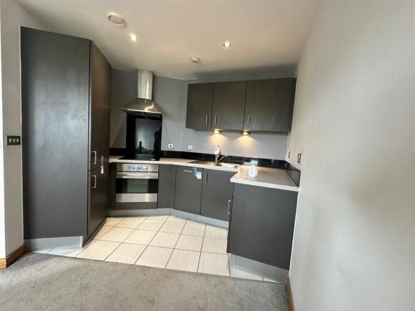 2 bed Flat for sale Image 5