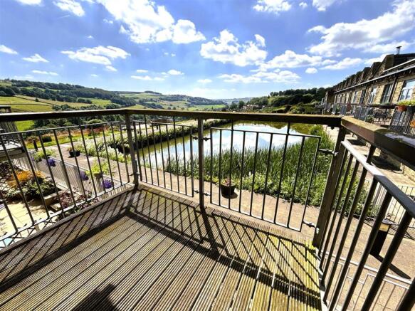2 bed Apartment for sale Image 12