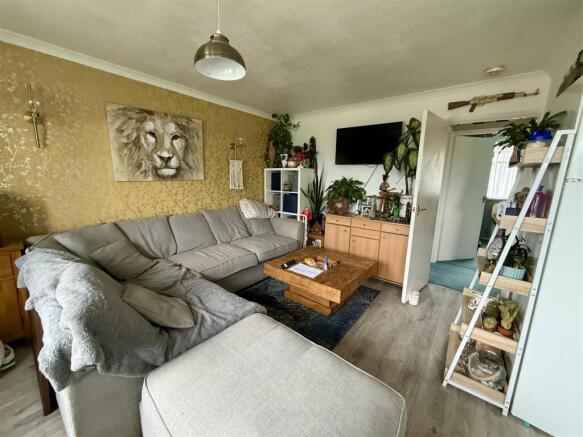 Living Area: