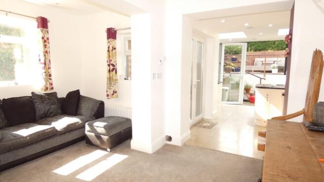 4 bed Detached for sale Image 4