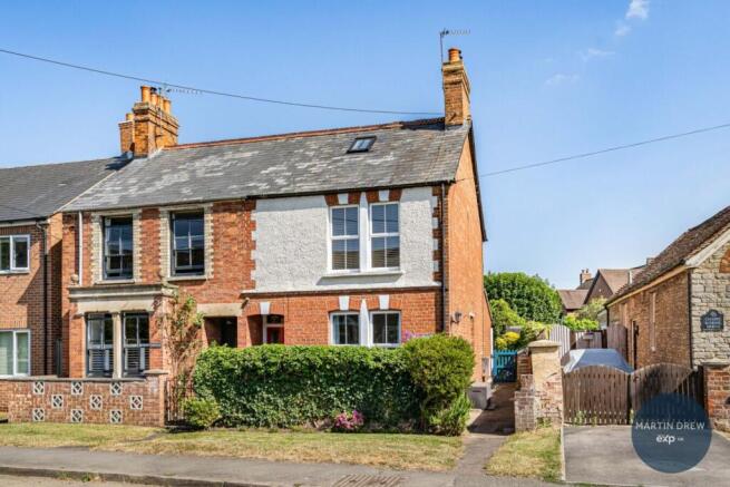 3-bed house on Station Road, Launton, Bicester, OX26 5DS, £400,000