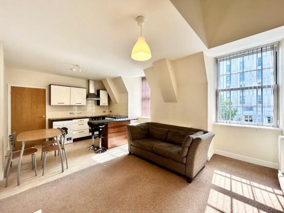 1 bed Flat to rent Image 3