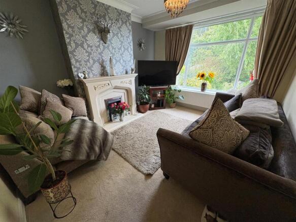 2 bed Semi-Detached Bungalow for sale Image 6