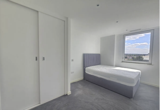 2 bed to rent, Dara House, 50 Capitol Way, Colind