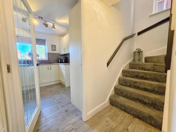 4 bed Detached for sale Image 8