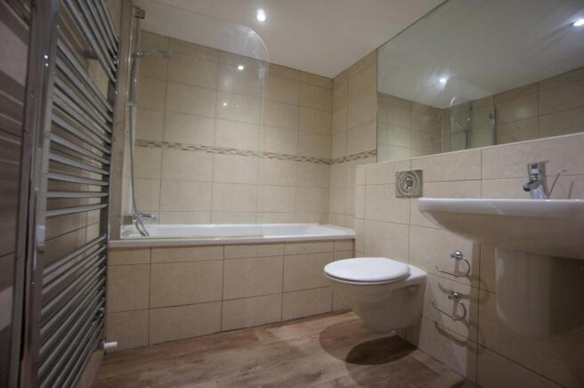 2 bed Flat to rent Image 5