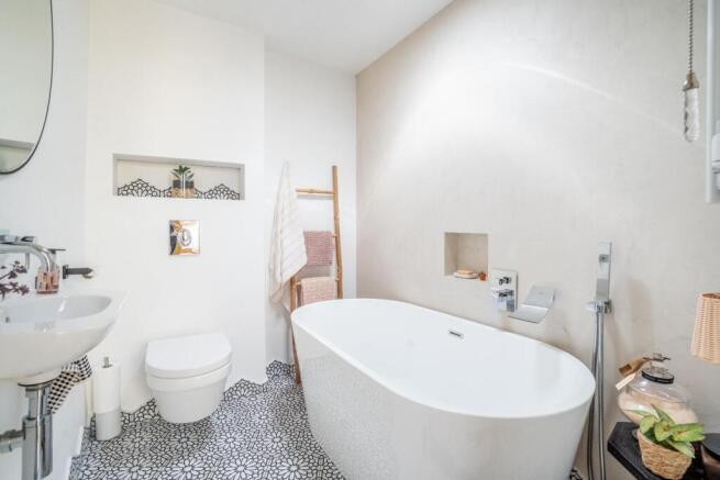 3 bed Barn Conversion for sale Image 10