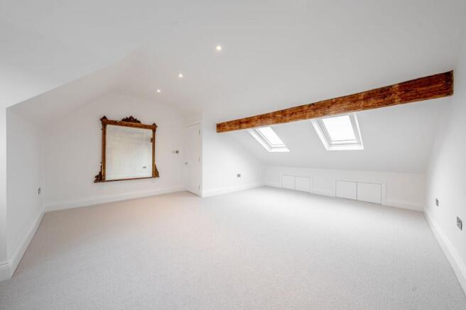 2 bed Flat for sale Image 5