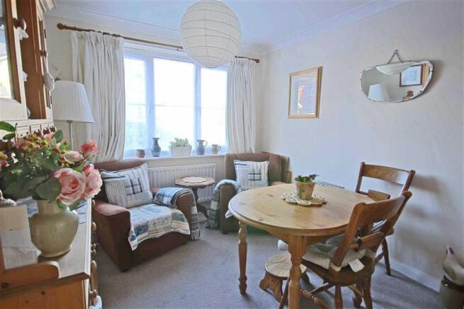 DINING/FAMILY ROOM