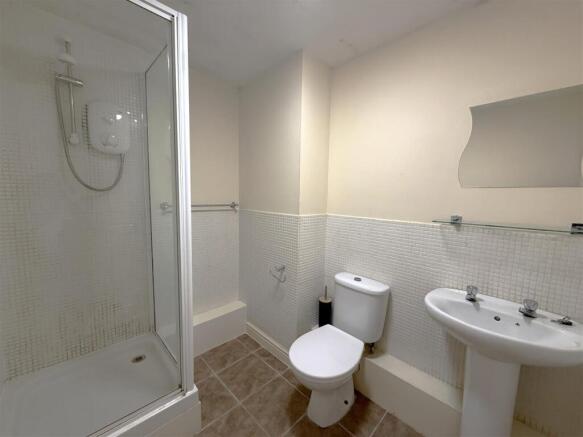 1 bed Apartment to rent Image 4