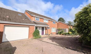 3, Pedlingham Close, Malvern WR13 6RB