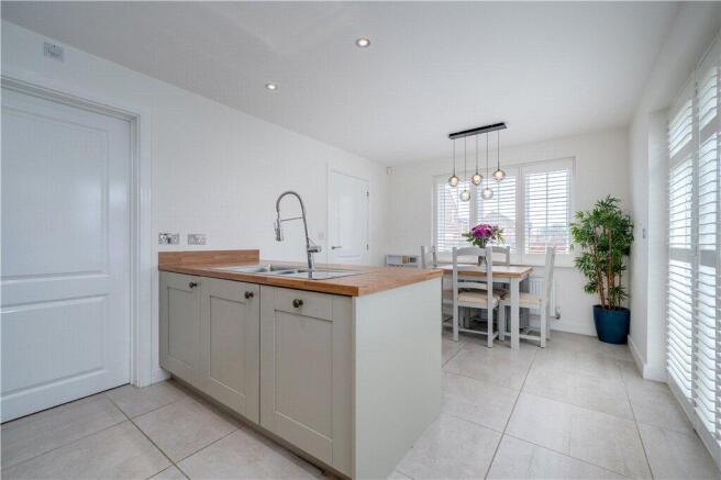 3 bed Semi-Detached for sale Image 10
