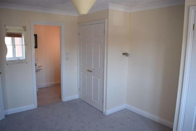 Main Bedroom t...