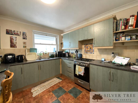4 bed Detached Bungalow for sale Image 6