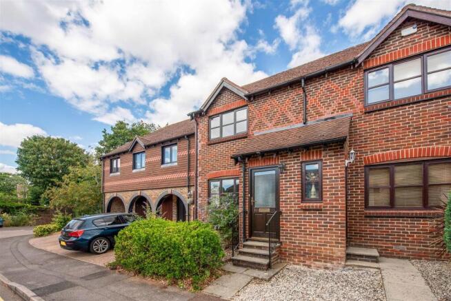 2 Bedroom Terraced in PO19 5PF