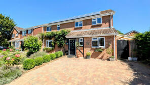 5, Rosewood Road, Lindford, Bordon GU35 0YP