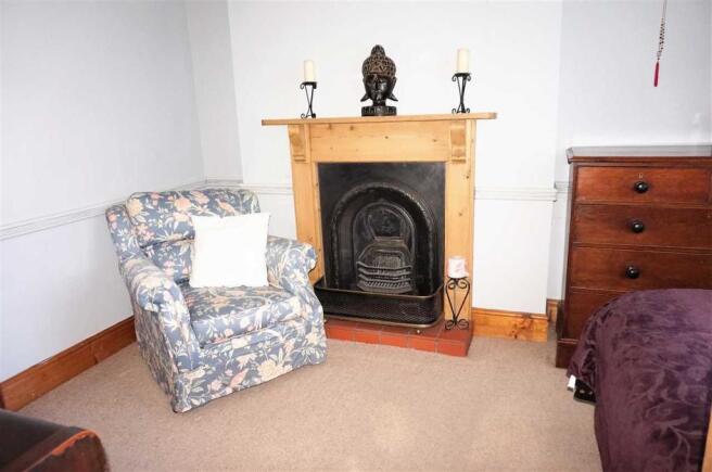 SITTING ROOM :