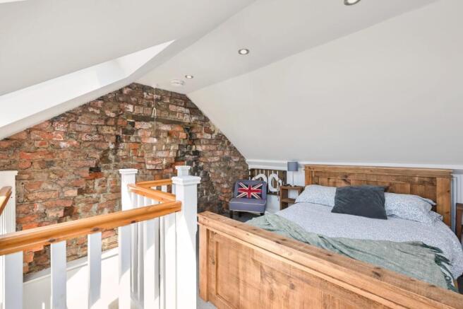 3 bed Semi-Detached to rent Image 7