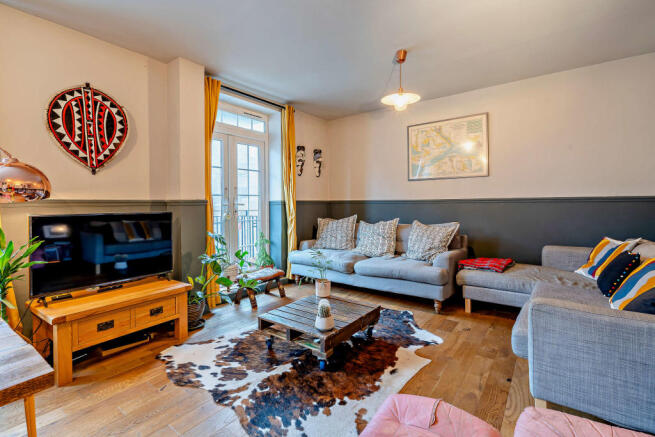 8455081-interior02-800
