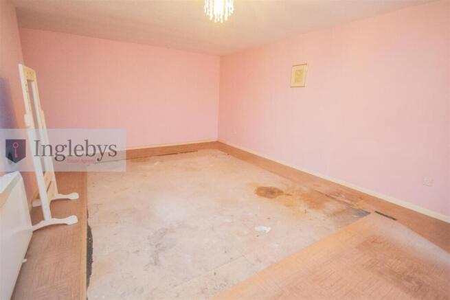 1 bed Flat for sale Image 4