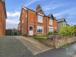 43, London Road, Harleston IP20 9BH