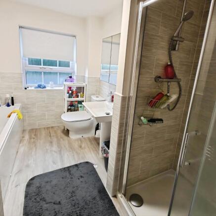 4 bed Detached for sale Image 12