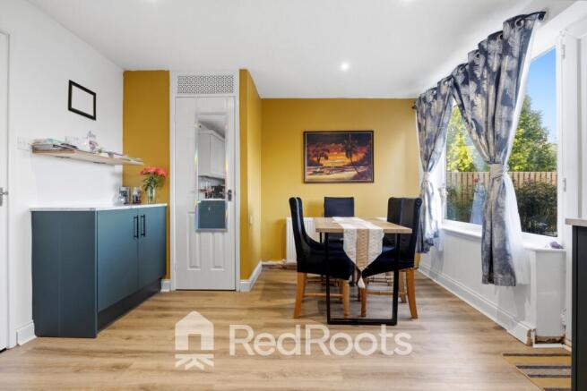 3 bed Semi-Detached for sale Image 6