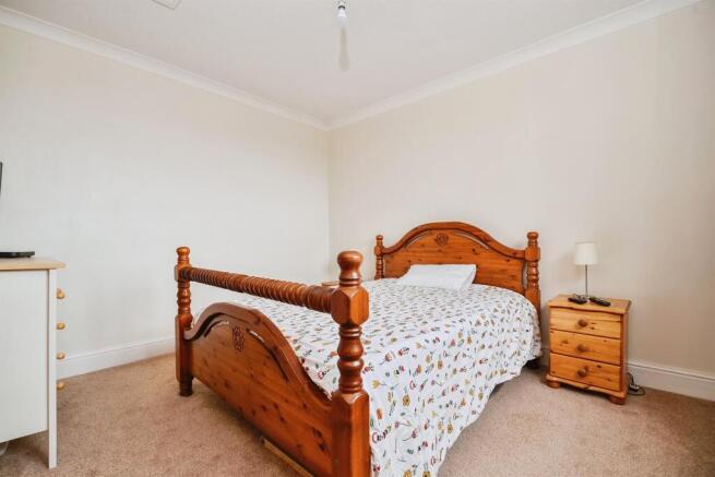3 bed Semi-Detached for sale Image 11