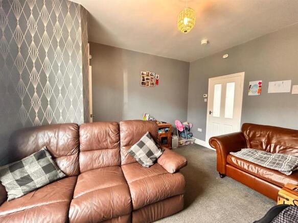 2 bed Terraced for sale Image 4