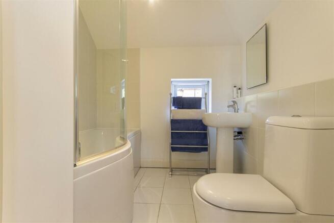 En Suite Bathroom