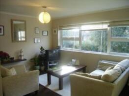 8, Wellington Court, Wellington Road, Hampton TW12 1JS