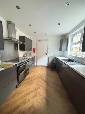 6 bed Terraced for sale Image 10
