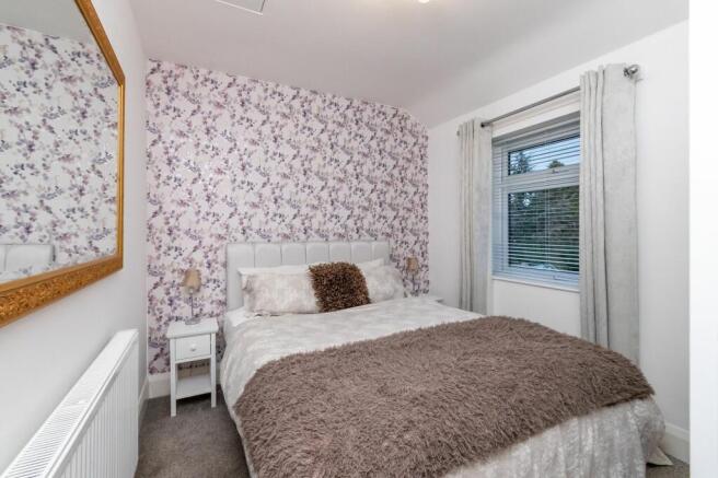 Bedrooms & Bathrooms