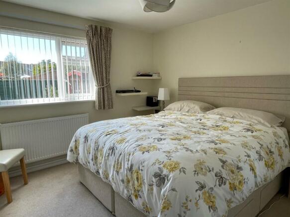 Bedroom 1a.jpg