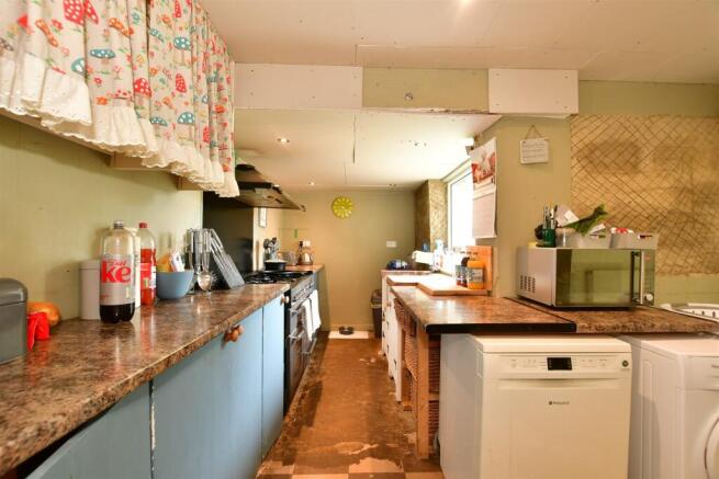 Kitchen/Dining Area