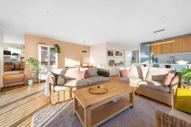 Open plan reception (3).JPG