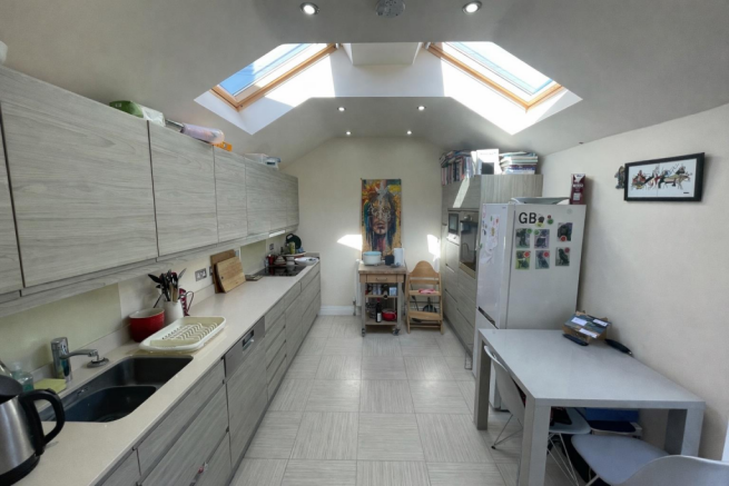 16 Poll Hill Kitchen 1.png