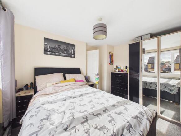 3 bed Semi-Detached for sale Image 9