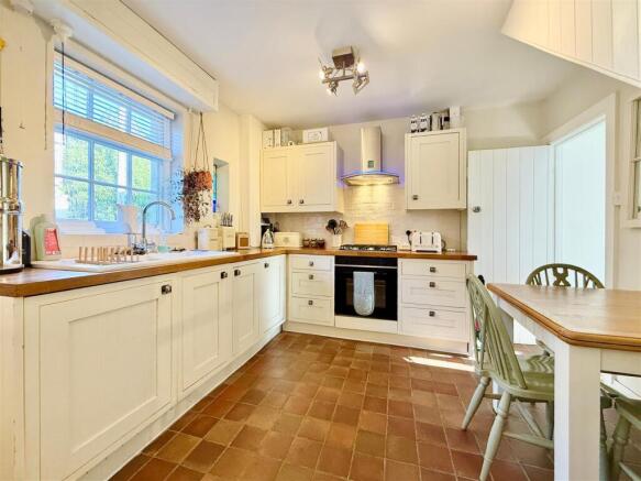 Kitchen.JPG