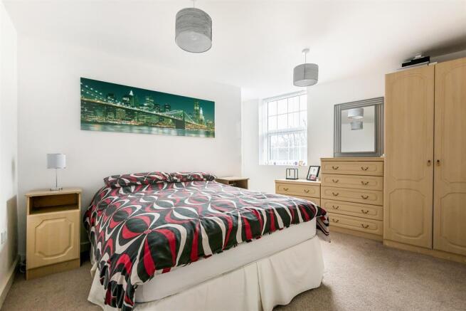 2 bed Apartment to rent Image 6