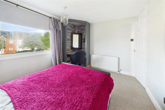 3 bed Terraced for sale Image 9