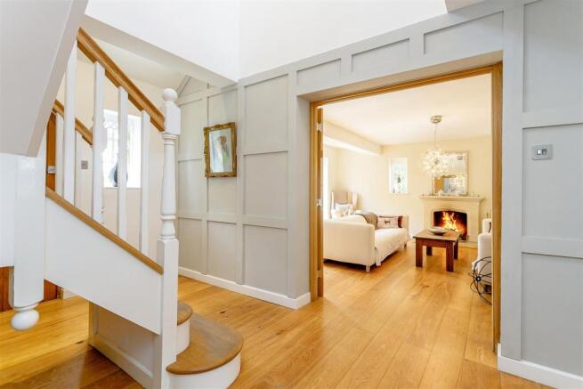 8342819-interior25.jpg